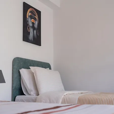 The Gemini Floor 2 Apartman