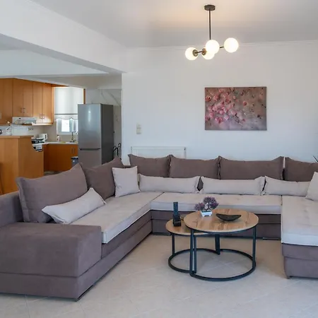 The Gemini Floor 2 Apartment *