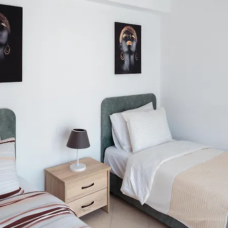 The Gemini Floor 2 Apartment *