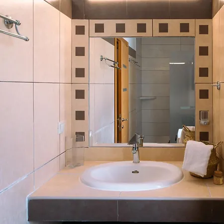 The Gemini Floor 2 Apartment