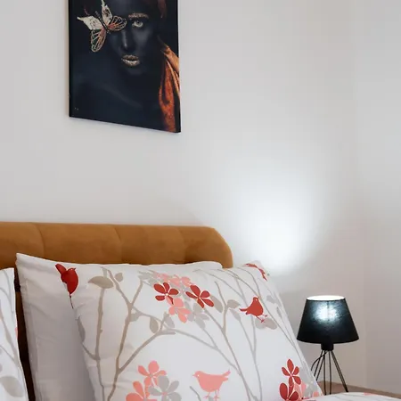 The Gemini Floor 2 Apartment *